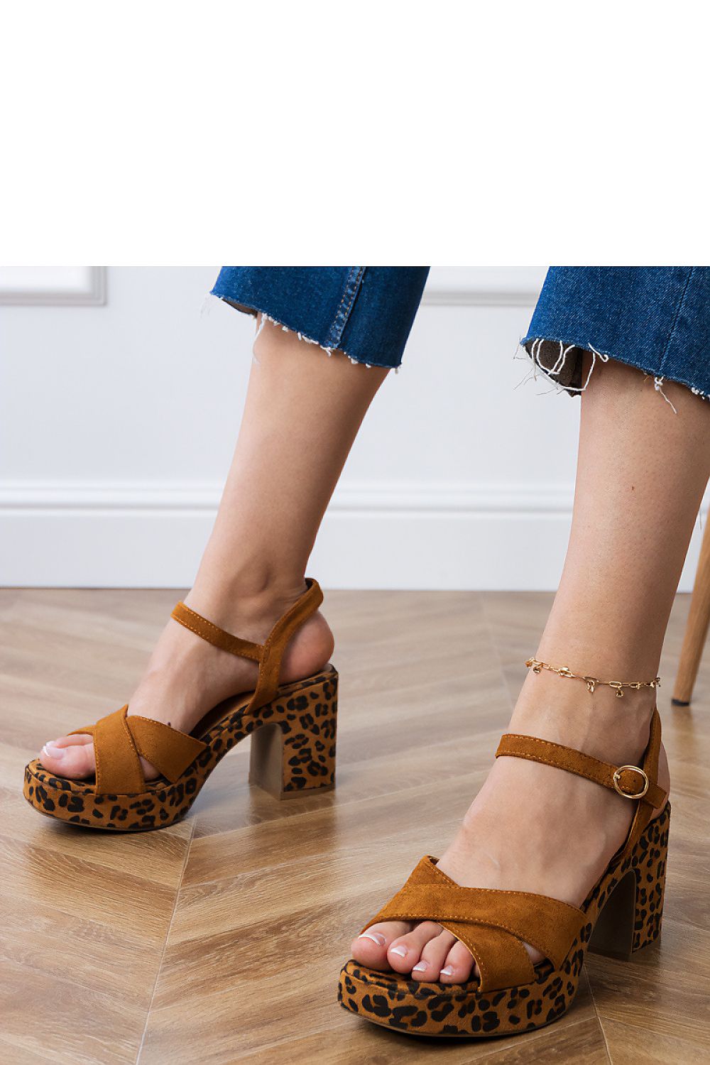 Heel sandals model 213413 PRIMO