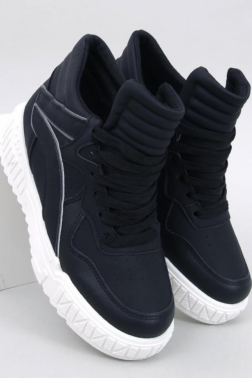  Sport Shoes model 195552 Inello 