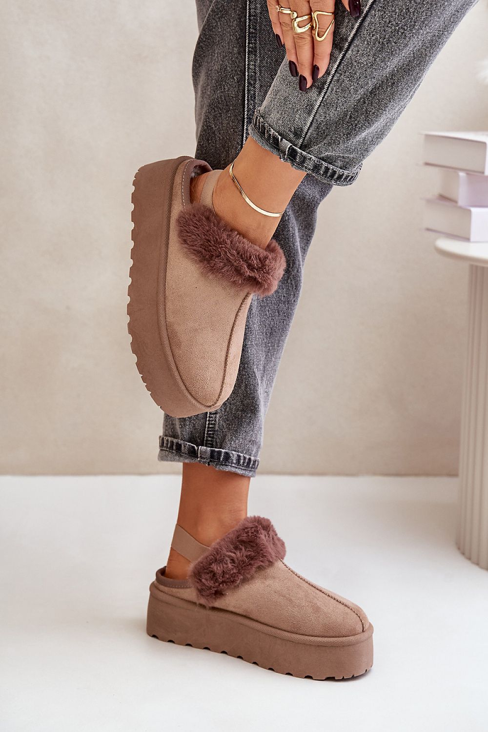  Slippers model 202665 Step in style 