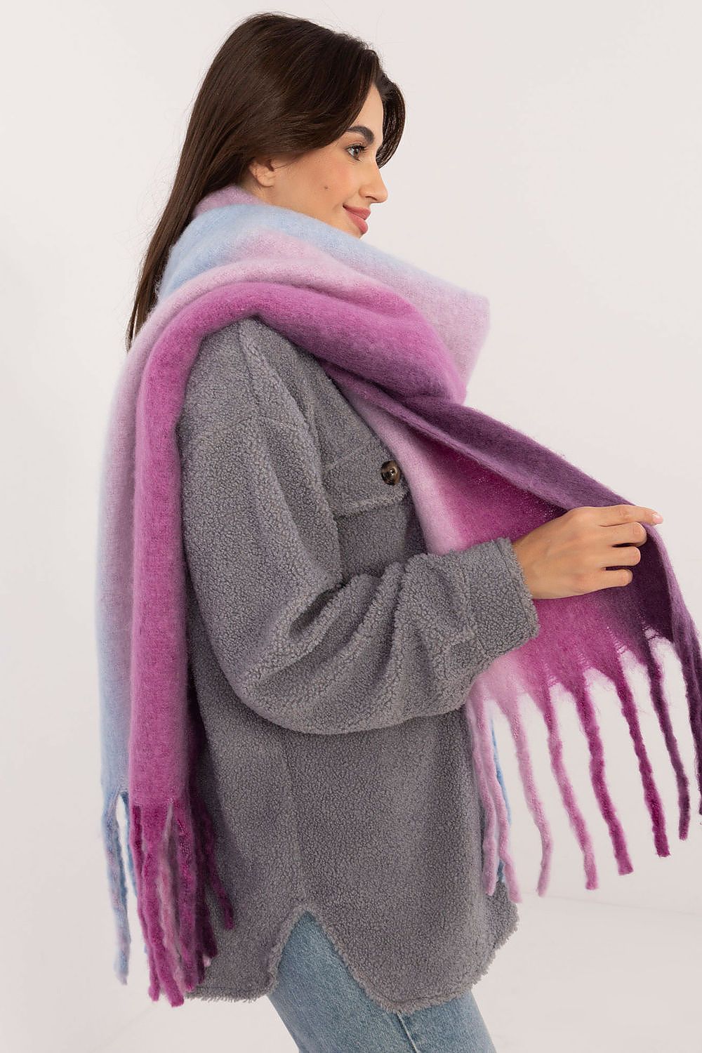  Shawl model 203185 AT 